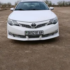 Toyota Camry 2014
