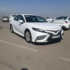Toyota Camry 2022