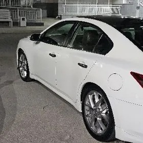 Nissan Maxima 2010