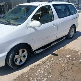 Toyota Sienna 2000