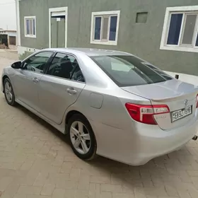Toyota Camry 2013