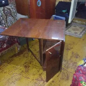 раскладной стол.