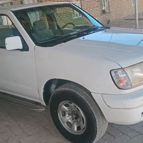 Nissan Navara 2001