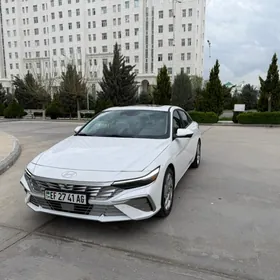 Hyundai Elantra 2024