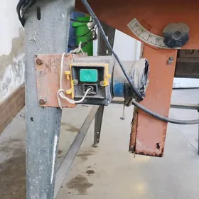 Agaç kesýan stanok