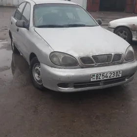 Daewoo Lanos 1998