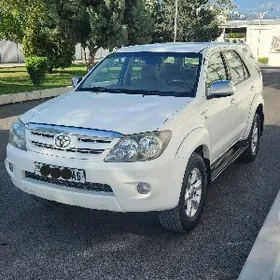 Toyota Fortuner 2008