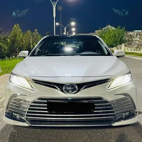 Toyota Camry 2021