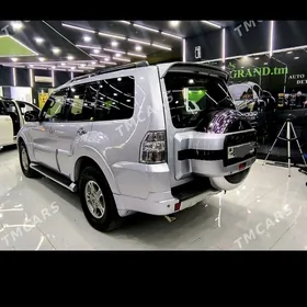 Mitsubishi Pajero 2008