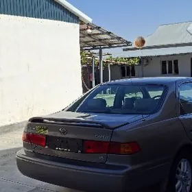 Toyota Camry 1999