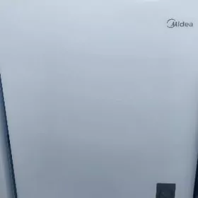 Morozilnik Midea