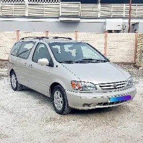 Toyota Sienna 2002