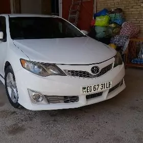 Toyota Camry 2014