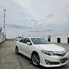 Toyota Camry 2012