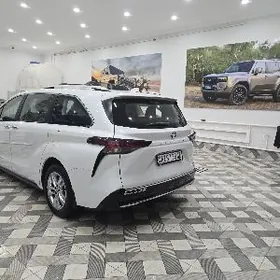 Toyota Sienna 2022