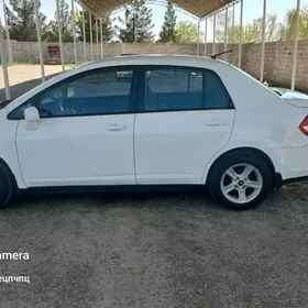 Nissan Versa 2010