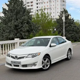 Toyota Camry 2014
