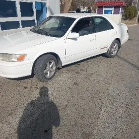 Toyota Camry 2000