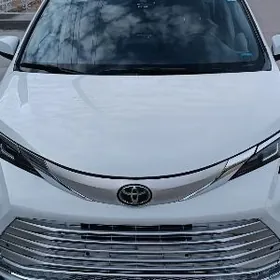 Toyota Sienna 2022