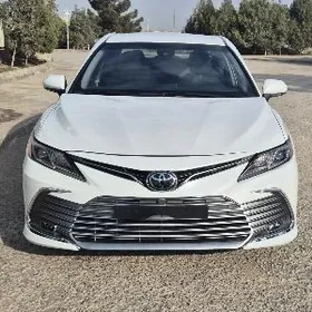 Toyota Camry 2021