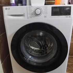 Стиральная машинка "LG".