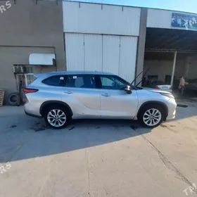 Toyota Highlander 2021