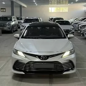 Toyota Camry 2021