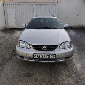 Toyota Avensis 2001