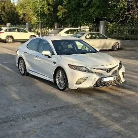 Toyota Camry 2018