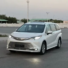 Toyota Sienna 2021