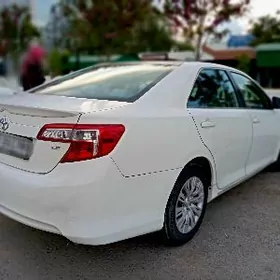 Toyota Camry 2014