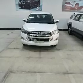 Toyota Innova 2020