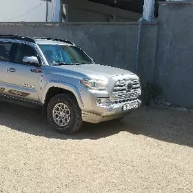 Toyota Tacoma 2018