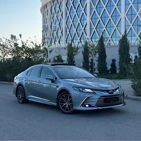 Toyota Camry 2021