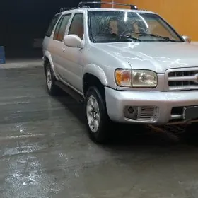 Nissan Pathfinder 2000