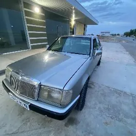 Mercedes-Benz 230E 1988