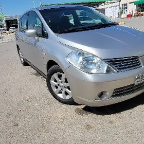 Nissan Tiida 2007