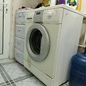 Kir masyn. Стиральная машина