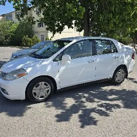 Nissan Versa 2007