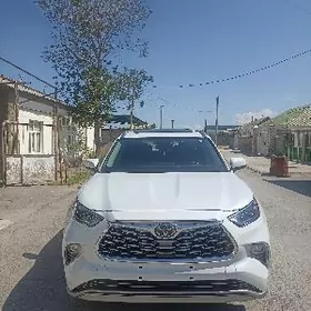 Toyota Highlander 2021