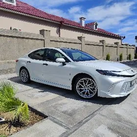 Toyota Camry 2025