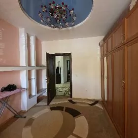 3 комнаты 9/1эт квадратн.прихо