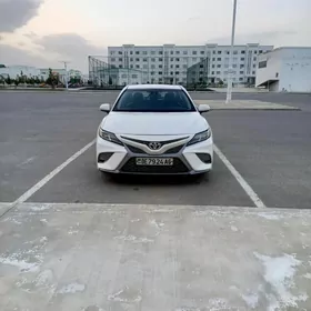 Toyota Camry 2020