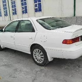 Toyota Camry 2000