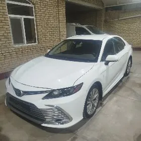 Toyota Camry 2022