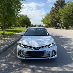 Toyota Camry 2020