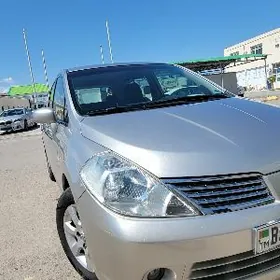 Nissan Tiida 2007
