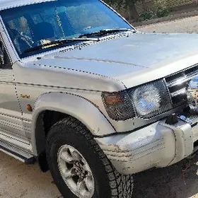 Mitsubishi Pajero 1995