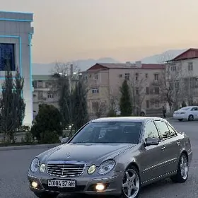 Mercedes-Benz E320 2003