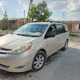 Toyota Sienna 2008